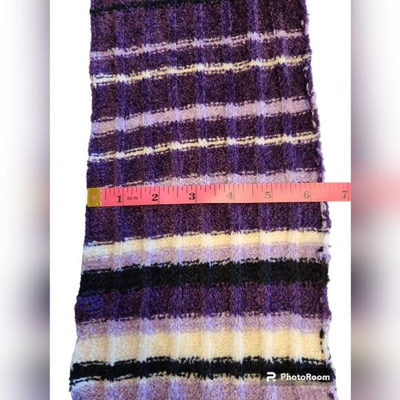 Super soft purple scarf - Picture 3 of 3